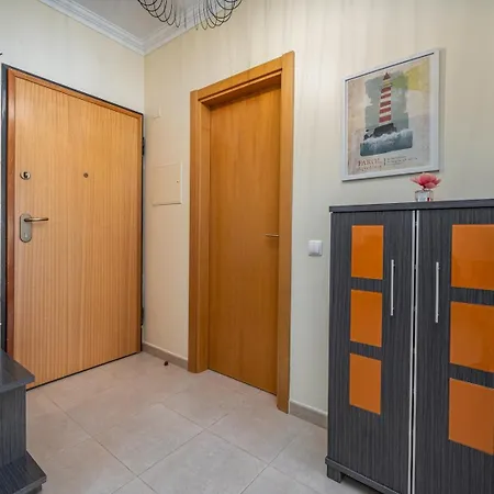 アパート Sunlit Poolside Retreat W/ Balcony By Hostwise ポルティマン