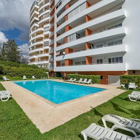 Sunlit Poolside Retreat W/ Balcony By Hostwise Apartament Portimão